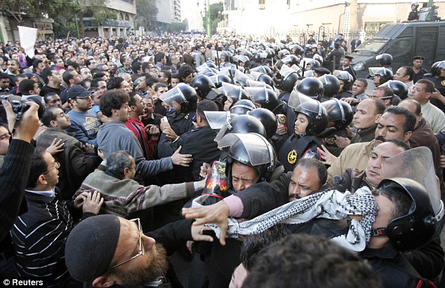 http://flashtrafficblog.files.wordpress.com/2011/01/egypt-riots.jpg